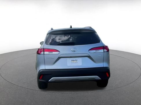 Used 2025 Toyota Corolla Cross LE image 12