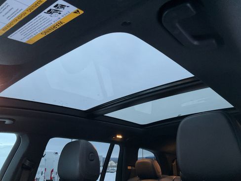 Used 2025 Mercedes-Benz GLS 450 4MATIC image 29