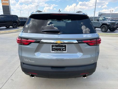 Used 2023 Chevrolet Traverse LT FWD image 4