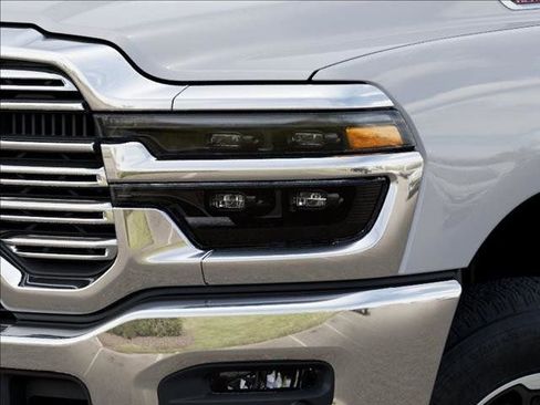 New 2026 RAM 2500 Laramie AWD/4WD image 10