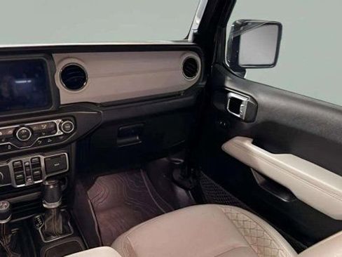 Used 2021 Jeep Wrangler Unlimited Sahara AWD/4WD image 12