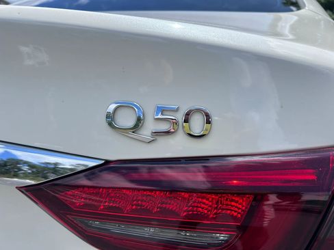 Used 2019 INFINITI Q50 Luxe w/ Essential Package (3.0T Luxe) RWD image 5