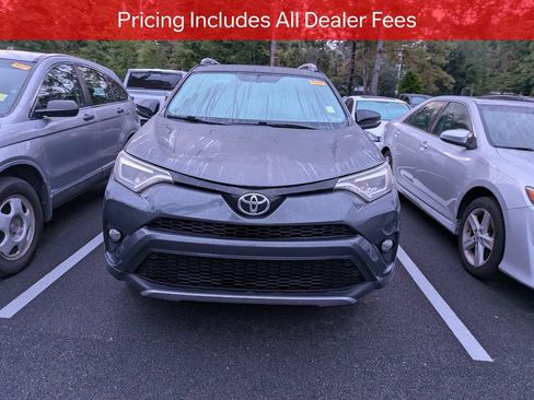 Used 2016 Toyota RAV4 SE FWD image 2