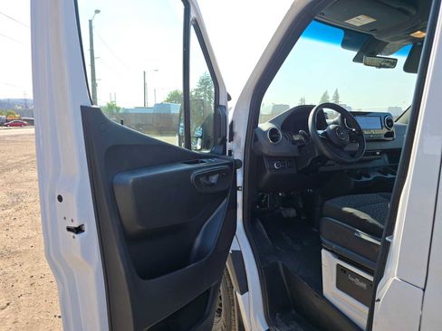 Used 2026 Mercedes-Benz Sprinter 2500 image 20