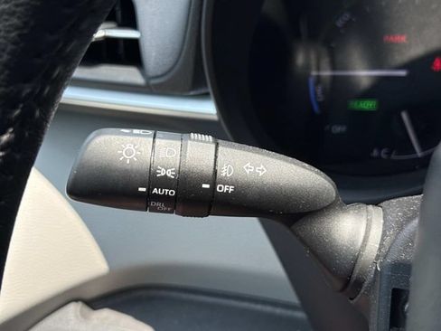 Used 2021 Toyota Sienna XLE w/ XLE Plus Package FWD image 27
