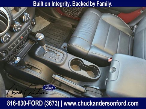 Used 2012 Jeep Wrangler Unlimited Sahara w/ Connectivity Group image 14