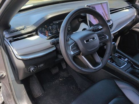 Used 2023 Jeep Compass Limited AWD/4WD image 10