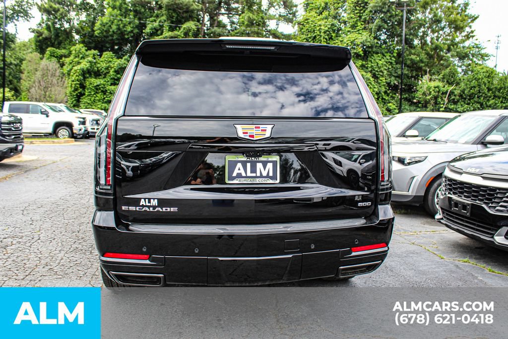 Used 2026 Cadillac Escalade Platinum Sport w/ LPO, Floor Liner Package AWD/4WD image 9