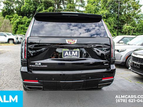 Used 2026 Cadillac Escalade Platinum Sport w/ LPO, Floor Liner Package AWD/4WD image 9