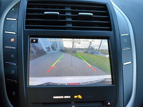 Used 2019 Lincoln MKC Reserve w/ MKC Climate Package image 18