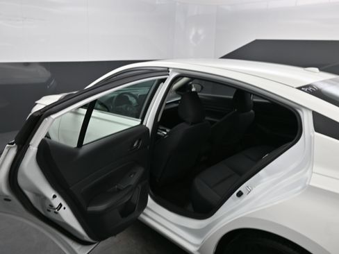 Used 2025 Nissan Altima 2.5 SV FWD image 16