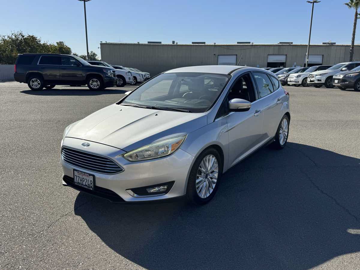 Used 2015 Ford Focus Titanium w/ Titanium Cold Weather Package FWD image 5