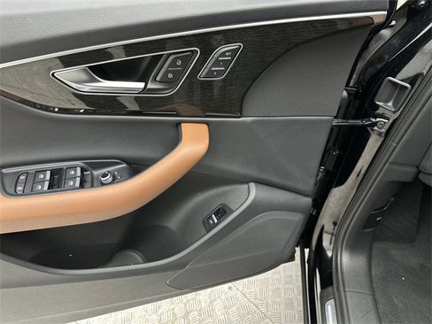 Used 2021 Audi Q7 3.0T Premium image 13