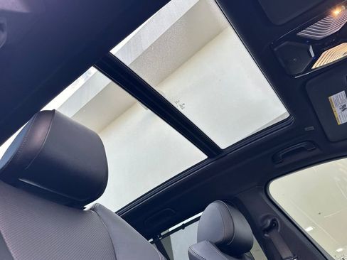 Used 2019 BMW X5 xDrive40i w/ M Sport Package AWD/4WD image 18