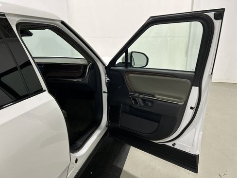 Used 2022 Rivian R1T Adventure image 18