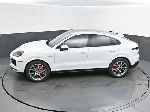 New 2026 Porsche Cayenne S image 24