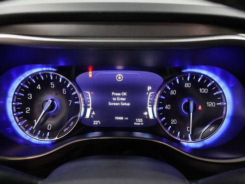 Used 2023 Chrysler Pacifica Touring-L image 44