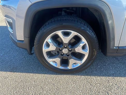 Used 2018 Jeep Compass Limited w/ Navigation Group image 10