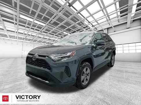 Used 2022 Toyota RAV4 XLE image 7