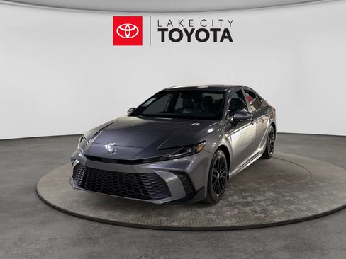 Used 2026 Toyota Camry SE w/ Convenience Package FWD image 1