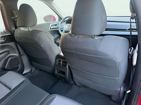 Used 2023 Mitsubishi Outlander ES image 25