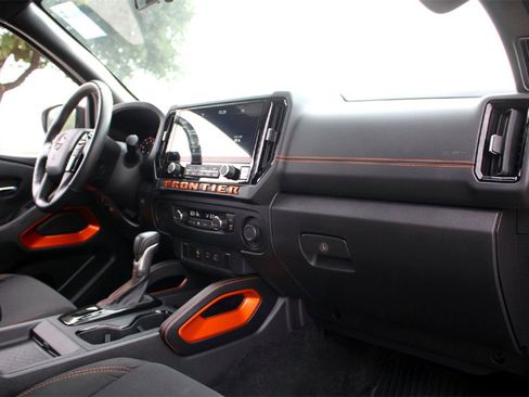 Used 2025 Nissan Frontier Pro-X image 20