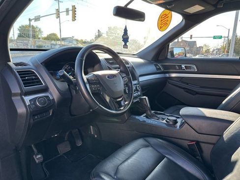 Used 2016 Ford Explorer XLT w/ Equipment Group 202A image 11