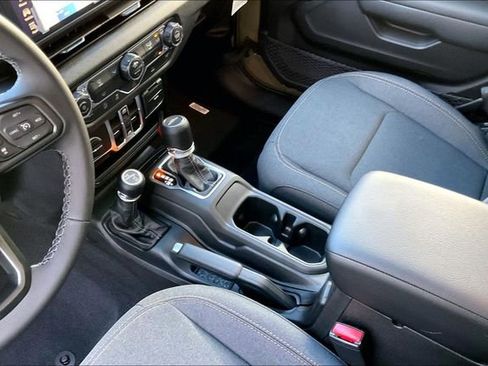 New 2026 Jeep Gladiator Sport image 7