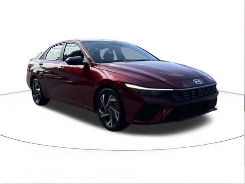 Certified 2025 Hyundai Elantra Sport image 1