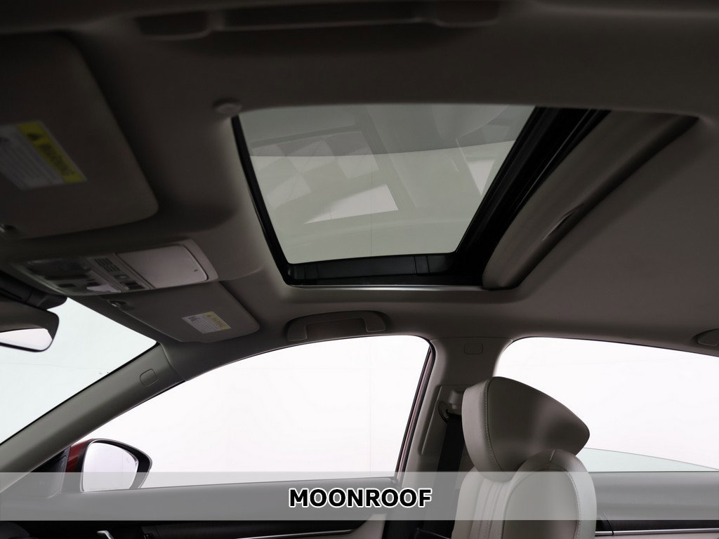 Used 2019 Honda Accord Touring image 4