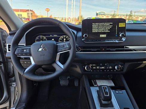 New 2025 Mitsubishi Outlander SEL image 10