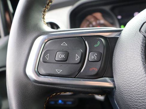 Used 2024 Jeep Wrangler Unlimited Sahara image 25