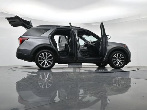 Certified 2025 Ford Explorer ST-Line AWD/4WD image 55