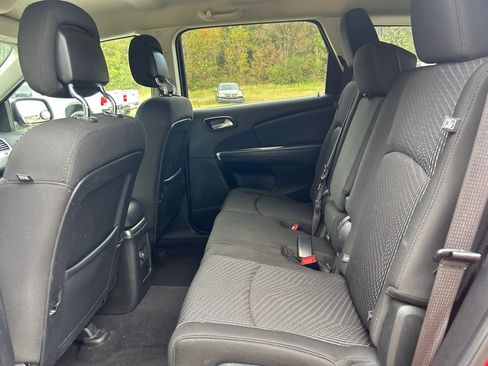 Used 2020 Dodge Journey SE w/ SE Popular Equipment Group FWD image 15