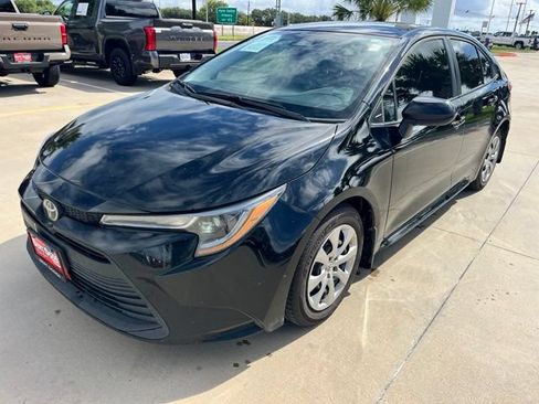Certified 2025 Toyota Corolla LE FWD image 5