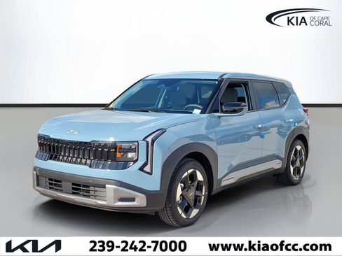 New 2027 Kia Seltos S FWD image 3