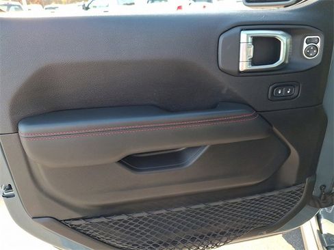 Used 2024 Jeep Wrangler Unlimited Rubicon w/ Technology Group image 12