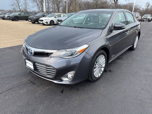 Used 2013 Toyota Avalon XLE Touring FWD image 3