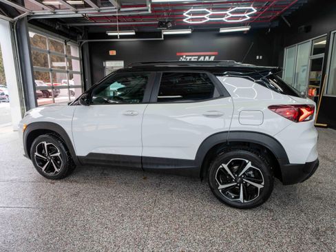 Used 2022 Chevrolet TrailBlazer RS w/ Sun and Liftgate Package image 2