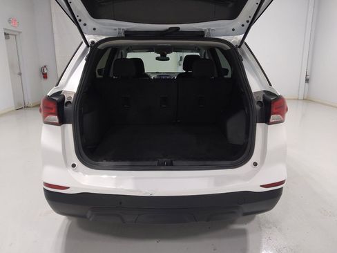 Used 2022 Chevrolet Equinox LS w/ LPO, Chrome Package image 29