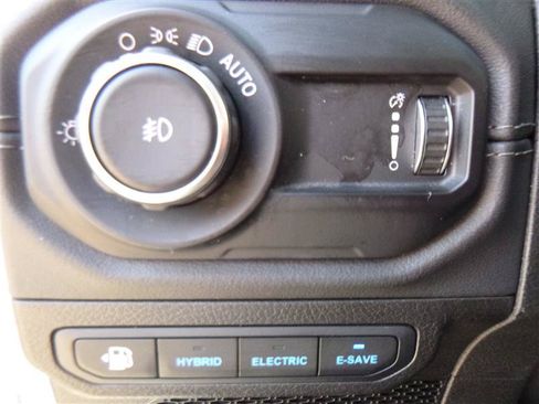 Used 2024 Jeep Wrangler Unlimited Rubicon 4xe AWD/4WD image 17