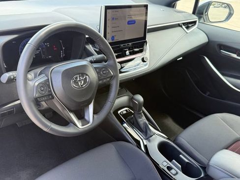 Used 2025 Toyota Corolla SE FWD image 9