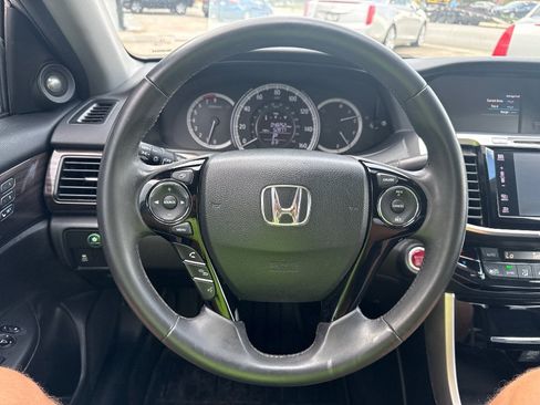 Used 2017 Honda Accord EX-L image 13