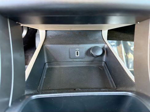 Used 2017 Ford Fusion Energi SE image 29