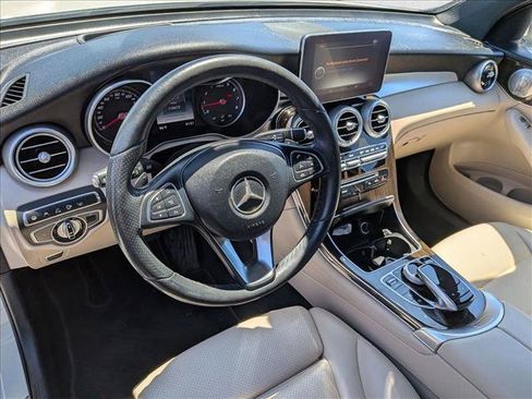 Used 2017 Mercedes-Benz GLC 300 4MATIC image 9