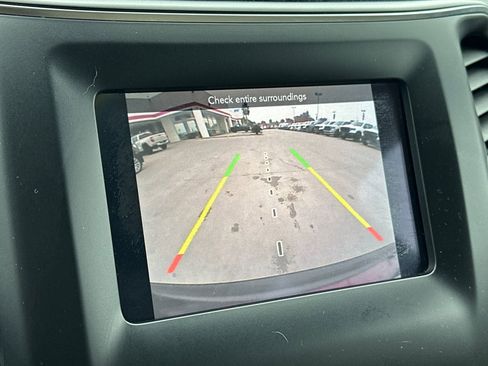 Used 2019 Jeep Cherokee Latitude w/ Popular Appearance Group image 19