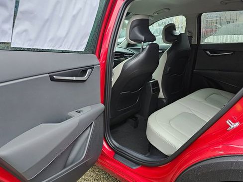 New 2025 Kia Niro EX image 14