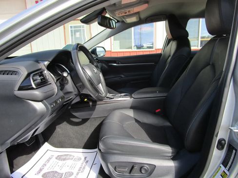 Used 2024 Toyota Camry XLE FWD image 10