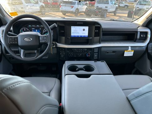 New 2026 Ford F450 XL w/ XL Chrome Package image 8