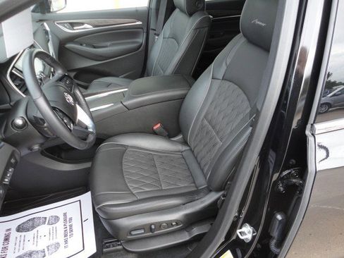 Used 2024 Buick Enclave Avenir w/ Avenir Technology Package image 4